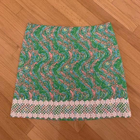 Lilly Pulitzer Shorely Blue Chomp Chomp skirt! - Picture 4 of 6